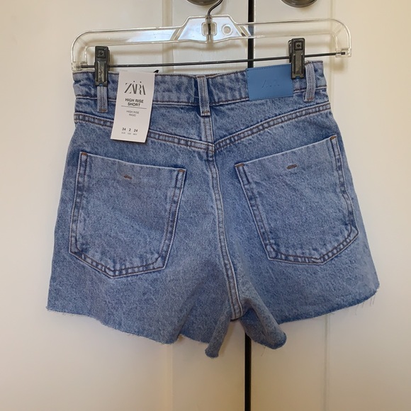 BRAND NEW Zara High Rise Shorts - Picture 2 of 5
